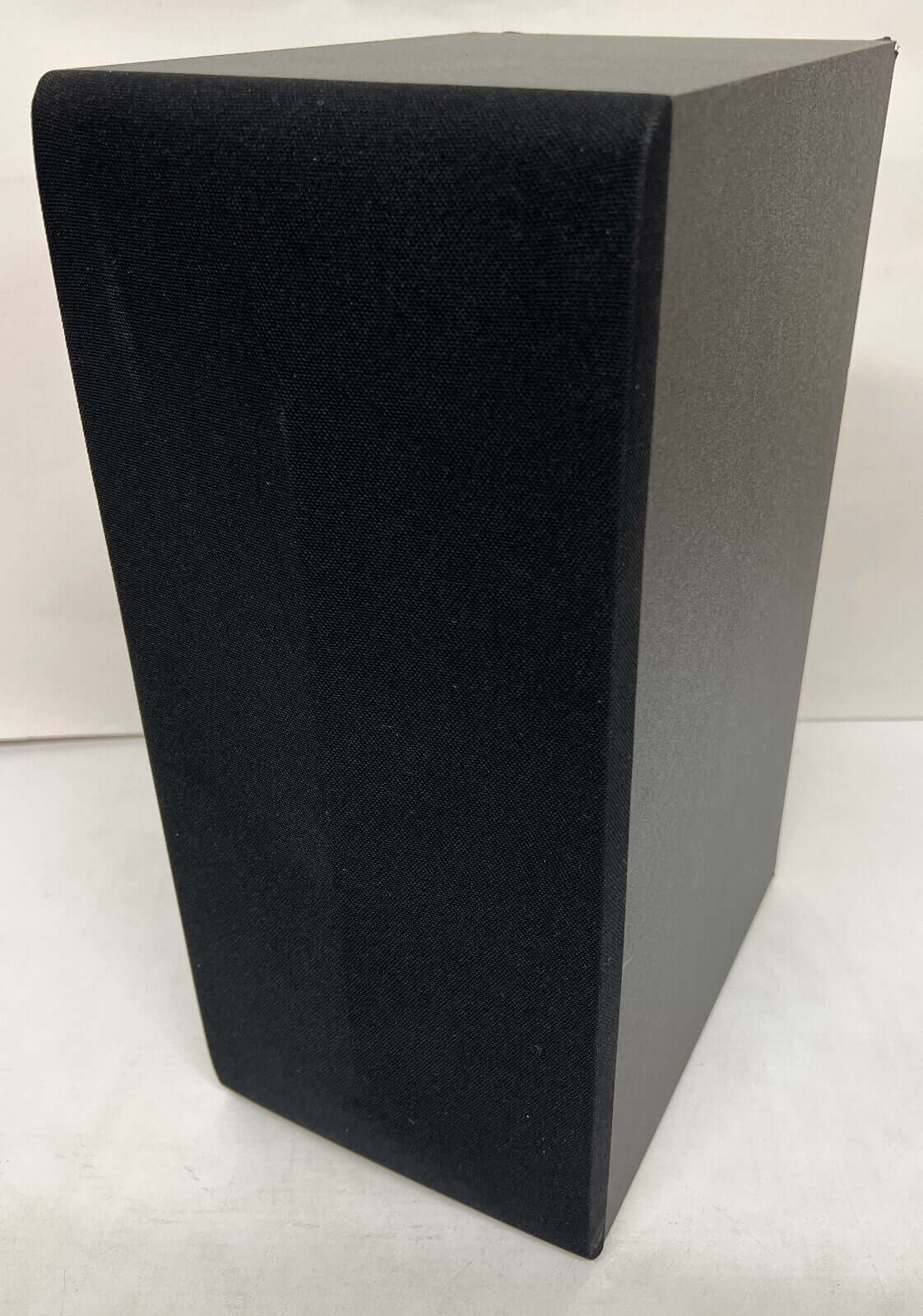 Black speaker subwoofer for sound systems, designed for deep audio performance and optimized sound delivery.
