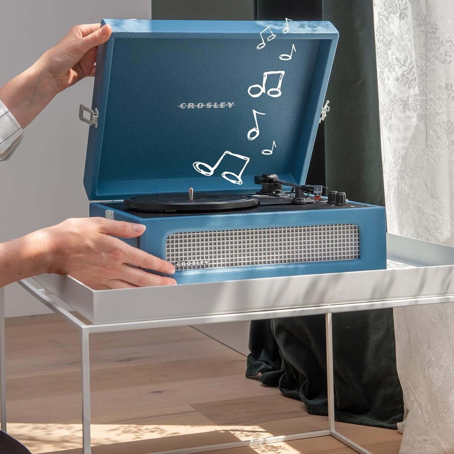 CROSLEY VOYAGER BELT DRIVE BLUETOOTH VINYL TURNTABLE WASHED BLUE CR8017B-WB4 NEW