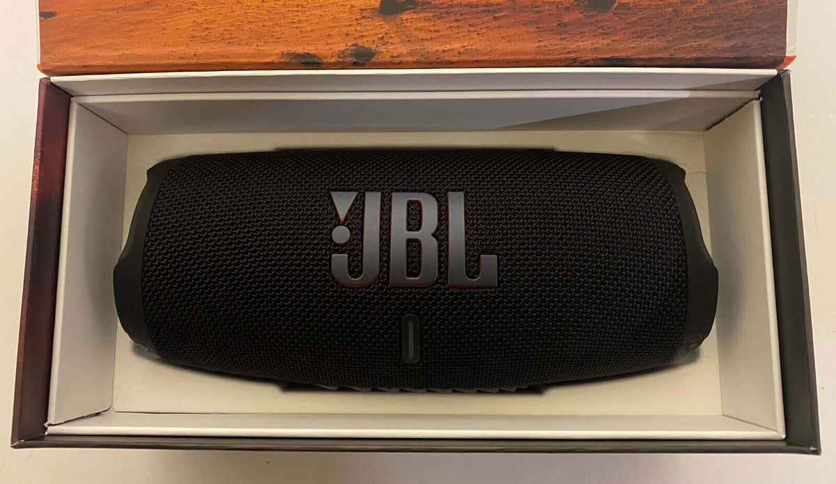 JBL CHARGE 5 PORTABLE 40W BLUETOOTH WIRELESS SPEAKER WATERPROOF BLACK IP67 USB in packaging.